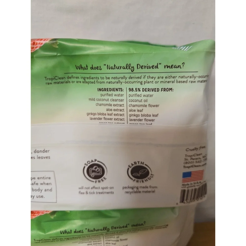 TropiClean Deep Cleaning Pet Wipes Hypoallergenic Berry And Coconut Scent. NEW